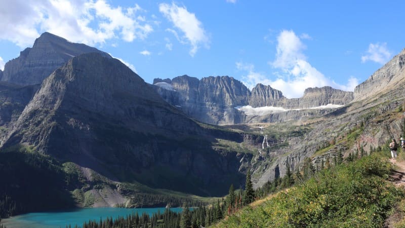 airports near glacier national park
